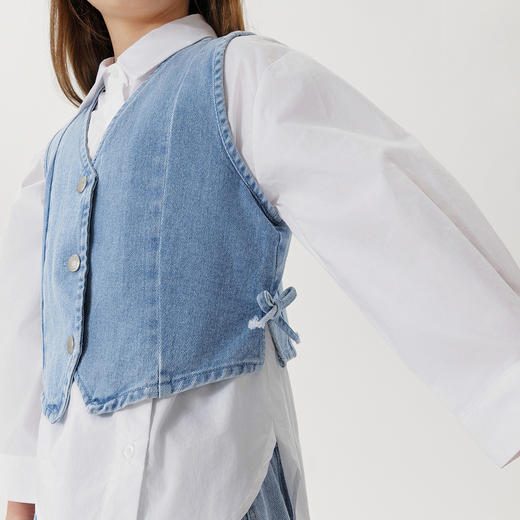 马克珍妮女童复古V领纯棉牛仔马甲2025年春装新款250133 商品图3