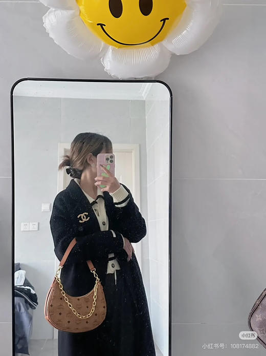 𝗠𝗖𝗠 𝗔𝗿𝗲𝗻 𝗛𝗼𝗯𝗼月亮包
🌙小号半月包腋下斜挎包 商品图3