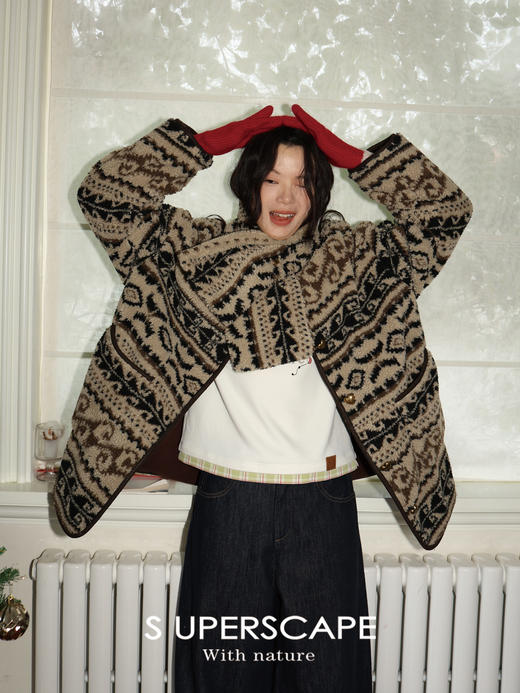 SUPERSCAPE素舶 复古提花摇粒绒撞色呢边爱心纽扣外套+围巾 商品图0