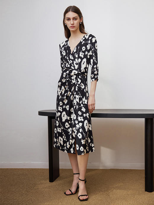 【V领系带真丝连衣裙】春夏女士新品100%桑蚕丝印花中长款连衣裙系带收腰裙子 商品图2