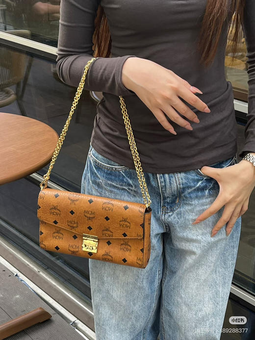 𝗠𝗖𝗠 新版中号信封包✉️纯链条 商品图2