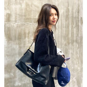 出口韩国！2025小众设计崔秀英腋下包大号油蜡牛皮通勤邮差包单肩女包包！