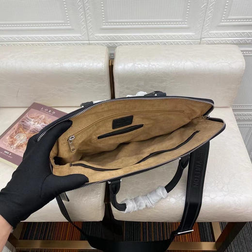 春季特惠💰620 男士公文包+手提包+斜挎包实用款33112-5出货啦 商品图8