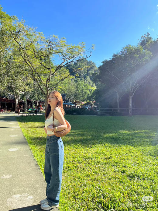 𝗠𝗖𝗠 𝗔𝗿𝗲𝗻 𝗛𝗼𝗯𝗼月亮包
🌙小号半月包腋下斜挎包 商品图5