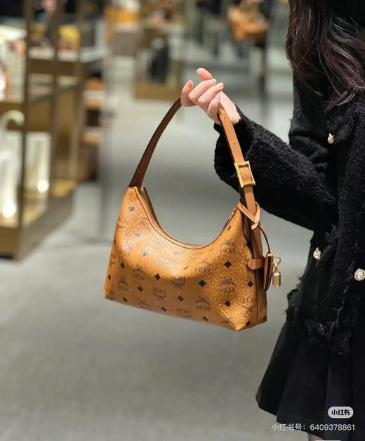 MCM 新品牛角包 商品图0