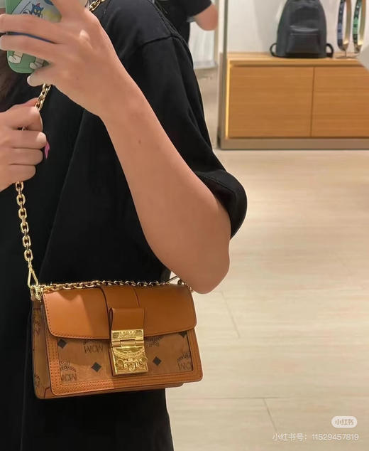 𝐌𝐂𝐌新款撞色mini达芙妮 链条斜挎包 商品图4