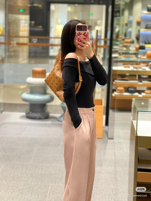 MCM 新品牛角包 商品图3