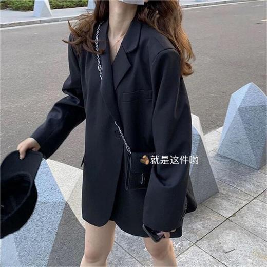 【OSMICARMIN 巴塞街头西装外套】垫肩设计挺阔版型 高级光泽感 怎么穿都好看 这肉显瘦满足日常通勤需求 商品图4