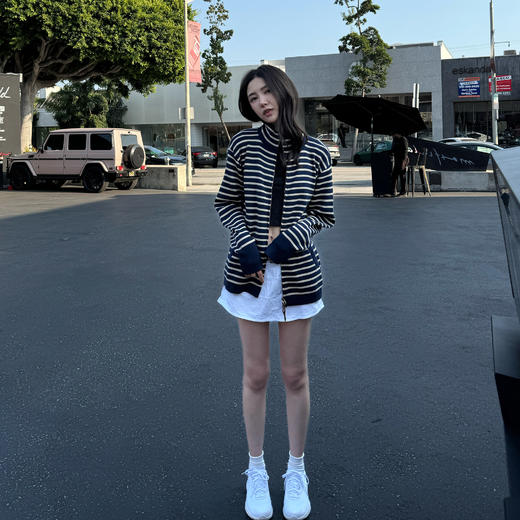 ROMI STUDIO“美式经典”绵羊毛混纺条纹立领毛织开衫 RW24WWG0381 商品图2