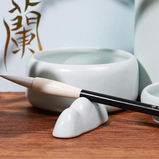 【特惠专区】岸芷汀兰文房礼盒  笔筒/笔搁/笔洗/墨碟/水滴/镇纸/兼毫毛笔三支 商品图2