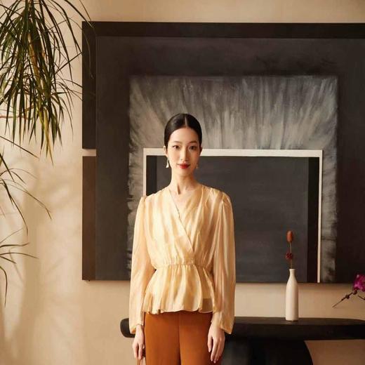 顺丰包邮洛诗琳34311春夏新款V领设计感荷叶边仙气衬衫53023 商品图0