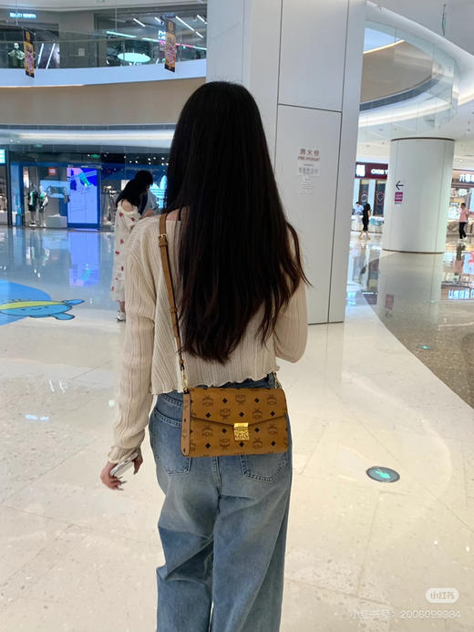 𝗠𝗖𝗠 新版中号信封包✉️皮肩带 商品图0