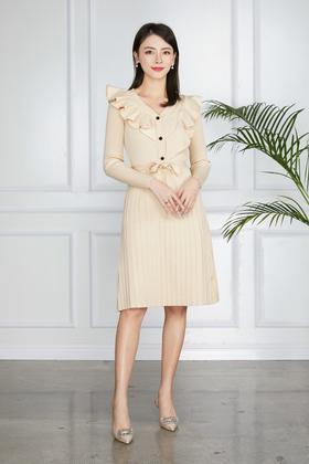 L.Fleuri 米色针织收腰连衣裙 11539