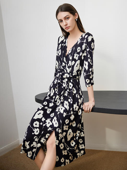 【V领系带真丝连衣裙】春夏女士新品100%桑蚕丝印花中长款连衣裙系带收腰裙子 商品图0