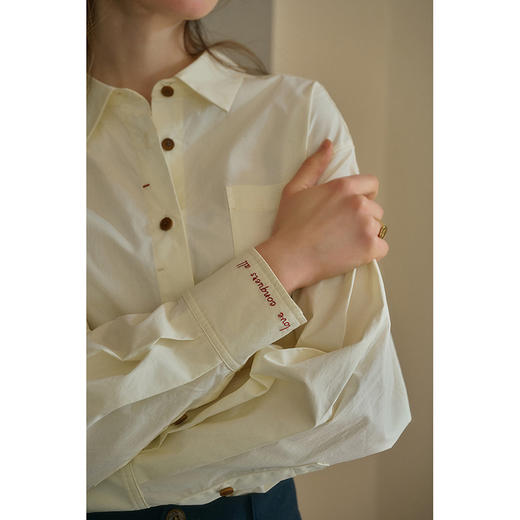 SimpleRetro恋色旋律 手写刺绣文艺四色衬衫女春长袖休闲通勤上衣 商品图3