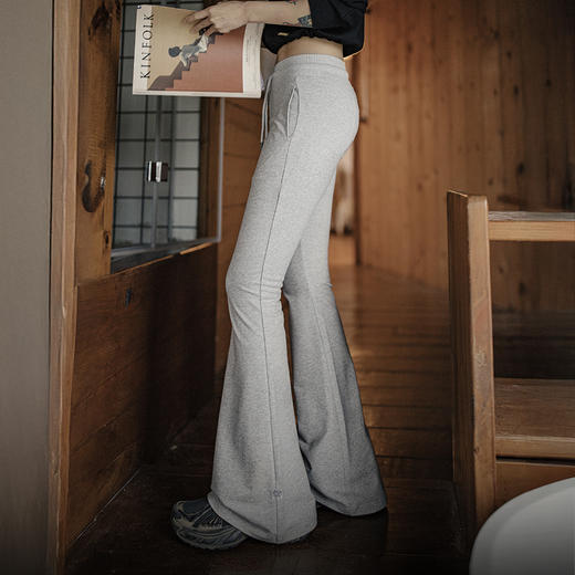 马登格雷系微喇健身解构拖地喇叭裤修身普拉提瑜伽裤春季长裤女 商品图4