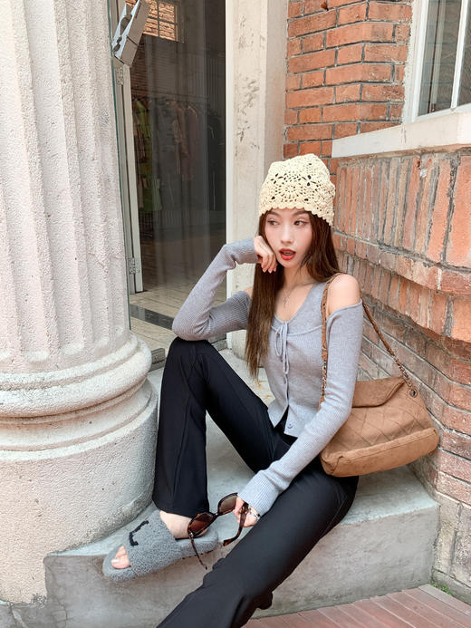 <曾小咸推荐>新品现货秒杀！卖完下架不再补 ！微信粉丝打折价！！2色假两件露肩针织衫 日常159.99 立减90 秒杀69.99！！ 商品图14