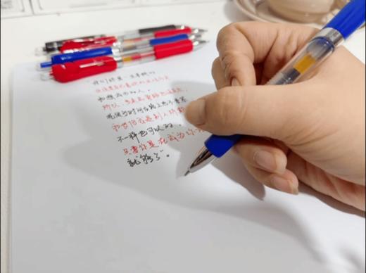 【醒粉福利13.9元24支】中国笔中卷王k35中性笔！！  笔头碳化钨球珠 下笔稳固有力  匠心弹簧头工艺 单向阀门设计 久放不漏墨 商品图9