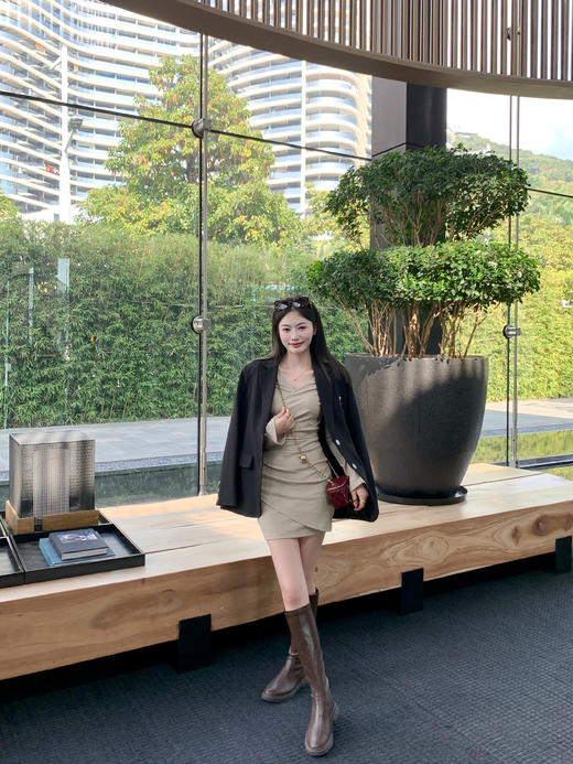 <曾小咸推荐>辣妹风2色长袖V领修身连衣裙 日常149.99/件 立减80 秒杀69.99/件！！ 商品图7