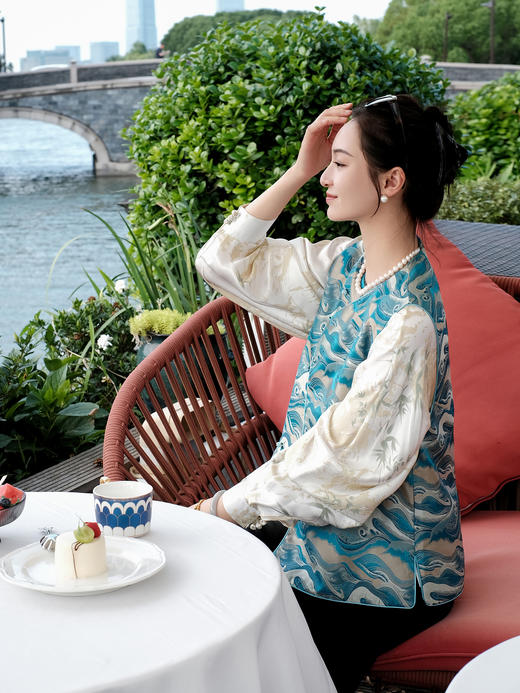 盛唐牡丹 |海浪纹重缎宋锦偏襟马甲 商品图4