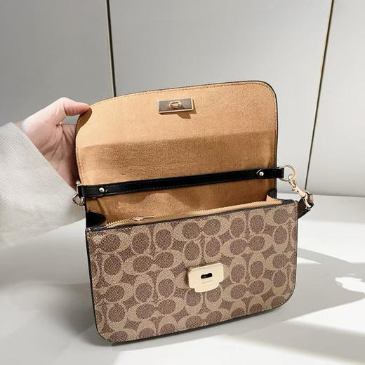 春季特惠💰490 蔻驰COAC新品 CAA83 CX798 经典腋下包Brynn新配色耶 商品图7