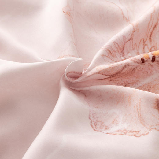 多喜爱 60S兰精天丝四件套-茉婉映瑶【蕾丝花边】【礼盒包装】 如梦丝滑 莹润如真丝 奥地利进口兰精天丝  专利床单 纱支细腻紧密 商品图5