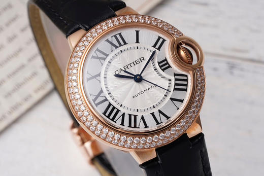 AF蜕变归来——卡地亚33mm蓝气球系列腕表
延续以往优异的产品质量更换全新包装和全新防伪标，让高品质更有识别性➕搭配正品一致的定制版CAL076一体瑞士机芯，正品original原版开模的copy❕ 商品图10