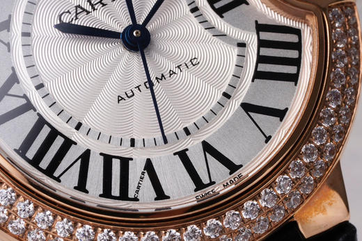 AF蜕变归来——卡地亚33mm蓝气球系列腕表
延续以往优异的产品质量更换全新包装和全新防伪标，让高品质更有识别性➕搭配正品一致的定制版CAL076一体瑞士机芯，正品original原版开模的copy❕ 商品图11