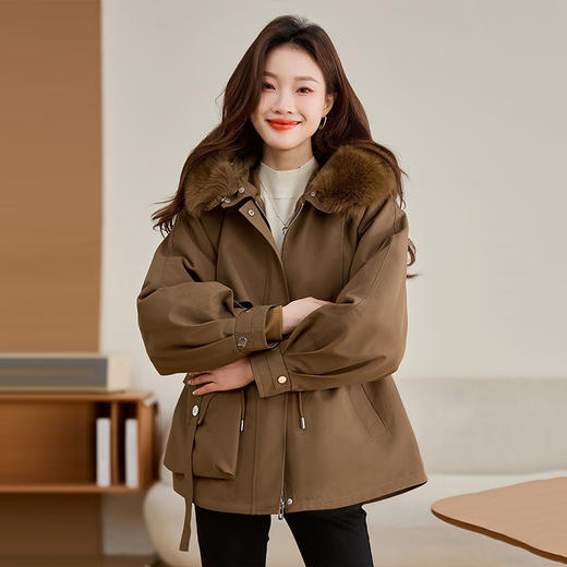 【Vogue Feminity 大毛领加厚派克服】连帽毛领设计 既可拆卸也可以御寒保暖 腰部抽绳设计 遮肉显瘦 商品图3