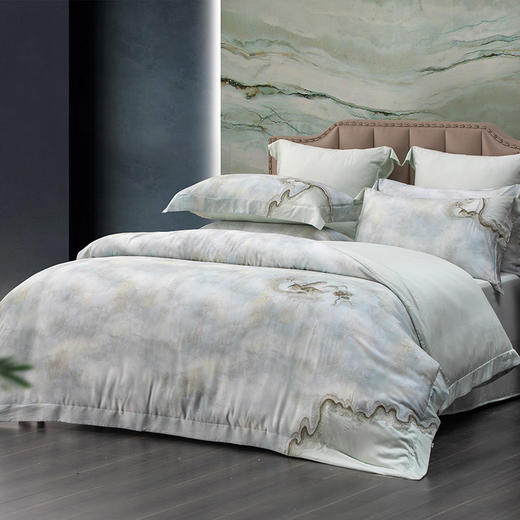 多喜爱 50S天丝四件套 缥缈茹烟/屿香花意绣花工艺 缥缈茹烟 丝滑舒适 刷木印染 奥地利进口兰精天丝 莱赛尔纤维 国风刺绣 礼盒包装 商品图0