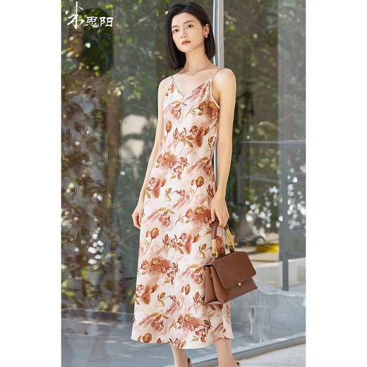 米思阳2026春季新款知性优雅吊带连衣裙设计感印花内搭裙子女5456 商品图0
