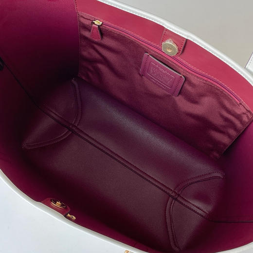 春季特惠💰450 蔻驰City托特包购物袋5696 吸扣设计新款女士托特包/手提/单肩 经典老花包身设计 商品图5