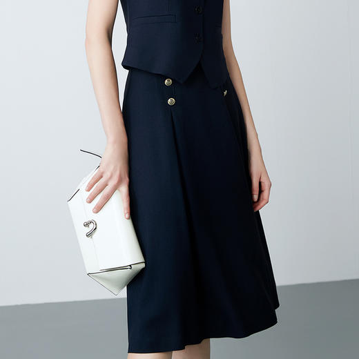 EITIE爱特爱春季新款气质垂感A版显瘦半身裙7706409 商品图2