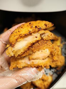 最爱的薯角炸鸡！香香辣辣的薯角，蘸上蜂蜜芥末酱~