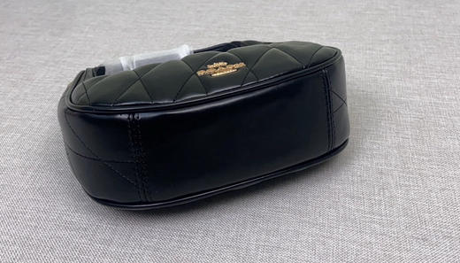 春季特惠💰450 蔻驰新品cy710 miu系小黑包	精致又可爱 泰好看了小黑包! carmen系列小号 商品图6