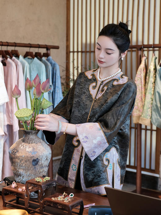 盛唐牡丹盛奢系列| 限量款| 高货-真丝重缎如意对襟上衣(特殊商品不退不换) 商品图0