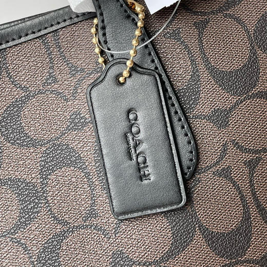 春季特惠💰450 蔻驰City托特包购物袋5696 吸扣设计新款女士托特包/手提/单肩 经典老花包身设计 商品图6