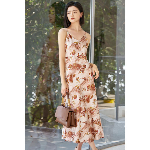 米思阳2026春季新款知性优雅吊带连衣裙设计感印花内搭裙子女5456 商品图1