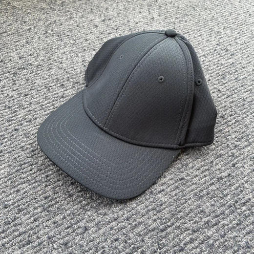 正品卡拉威高尔夫球帽，快干材质，均码头围可调。
黑色，白色
特价 商品图1