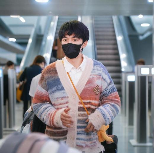 [种地吧赵小童同款]YKYB黄子韬开衫毛衣潮牌新款针织衫油画渐变个性破坏毛边宽松外套Y34NCG067 商品图0