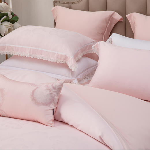 多喜爱 60S全棉色织提花四件套 锦苒【花边工艺】【礼盒包装】60S新绒棉 浪漫·芙蓉粉  高支高密 轻奢提花 商品图6