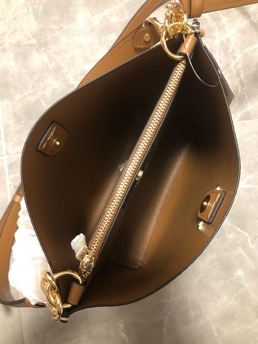 春季特惠💰450 蔻驰CA582 coach新款Mollie 22，蔻弛新品融合了coach经典手提包和托特包的优点 商品图6