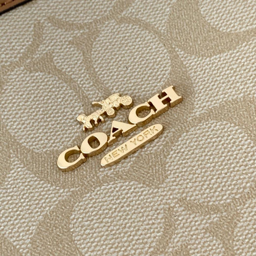 春季特惠💰450 蔻驰City托特包购物袋5696 吸扣设计新款女士托特包/手提/单肩 经典老花包身设计 商品图5