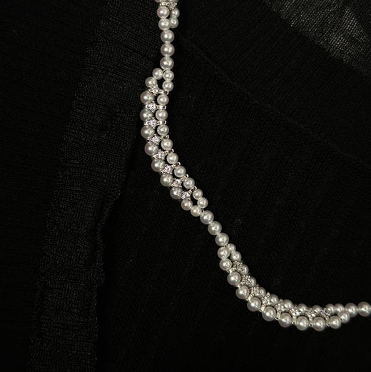 甄珠贝 考验手工师傅经验的一串花瓣项链 ji光淡水珍珠3-5mm 珠宝感的一款，上身很有立体感，特别适合喜欢精致品的姐妹们 商品图6