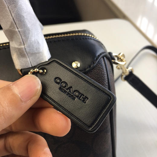 春季特惠💰450 coach蔻驰F58312 新款波士顿系列 枕头包 商品图4