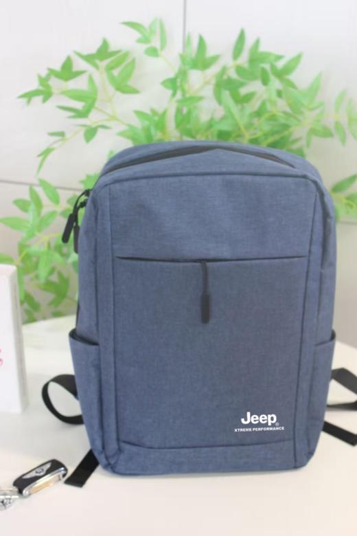 👏线下高端门店1300➕【吉普·JEEP】城市轻旅双肩包🌸，美式复古，时尚小众 某东在售198 特价秒杀仅售59 ✅大容量，多隔层设计轻松收纳  商品图5