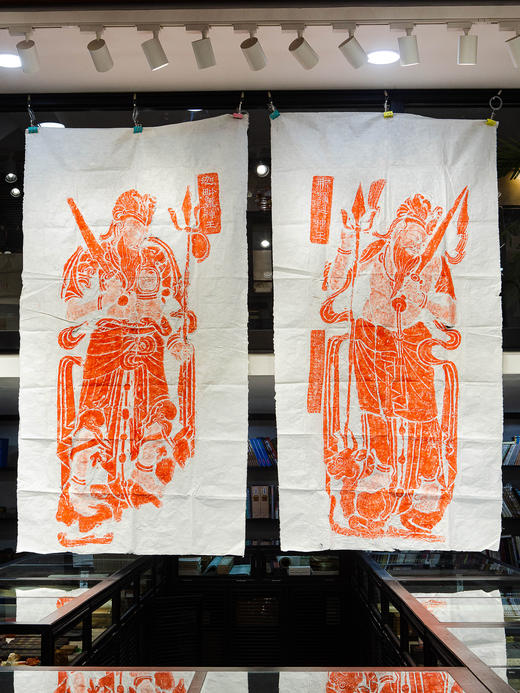 安阳灵泉寺迦毗罗与那罗延神王巨幅拓片（一套两张） 商品图0