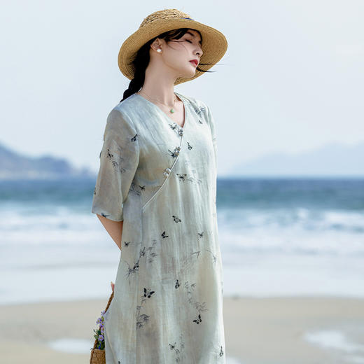 HM-S491中国风蝴蝶竹子印花改良旗袍裙 苎麻V领中袖休闲连衣裙25春季新款 商品图3