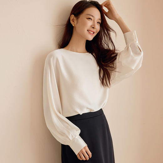 玳莎重磅真丝连肩袖衬衫女2025年春季新款气质弹力珍珠缎圆领上衣  FA31306 商品图0