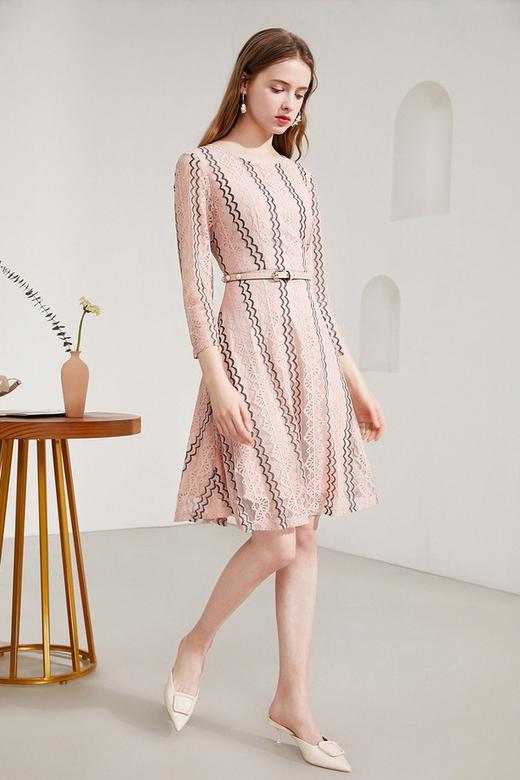 秋水伊人 水波纹蕾丝收腰连衣裙 11666【不含腰带】 商品图1